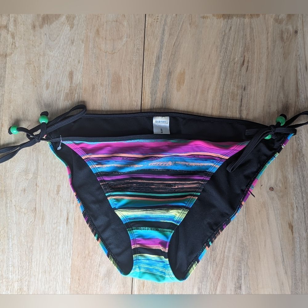$5 in bundle - Swim bottoms XL